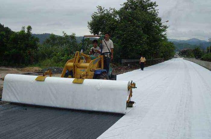用在道路建设上的非织造布土工布