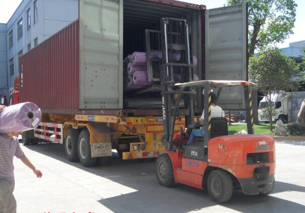 无纺布物流装货场景